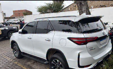 Hilux SW4 de R$ 350 mil é recuperada em Feira de Santana em desdobramento de operação contra estelionato