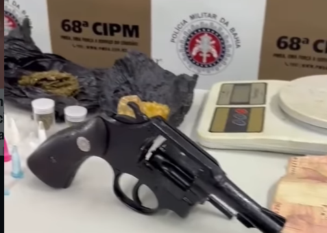 Operação Força Total resulta em prisão por tráfico e apreensão de armas e drogas no Alto da Gamboa, em Ilhéus