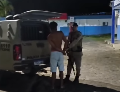 Homem é preso em flagrante suspeito de ferir mulher com canivete em Ubatã