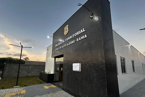 Homem é preso por esfaquear irmão após briga por R$ 50 na Bahia