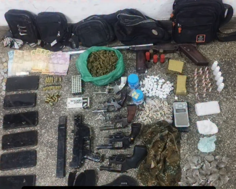 Confronto em Una deixa seis mortos e resulta na apreensão de arsenal e drogas no bairro Sucupira