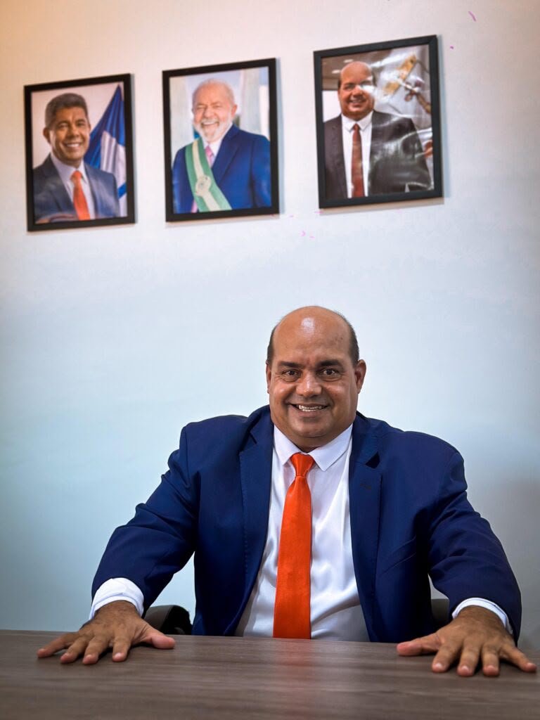Prefeito Nego de Saronga antecipa salários e garante 13º aos contratados pelo segundo ano consecutivo em Itacaré