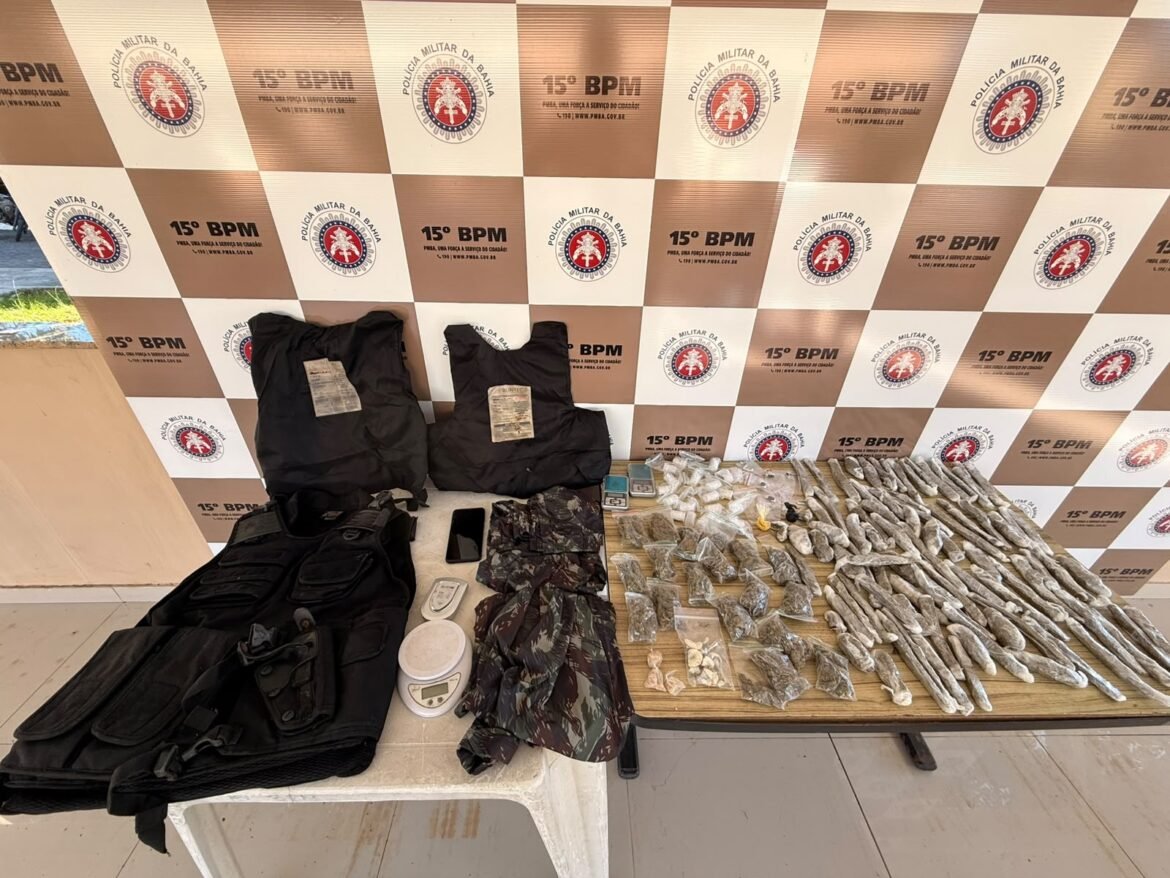 PMBA apreende drogas e materiais ligados ao tráfico no bairro São Pedro, em Itabuna