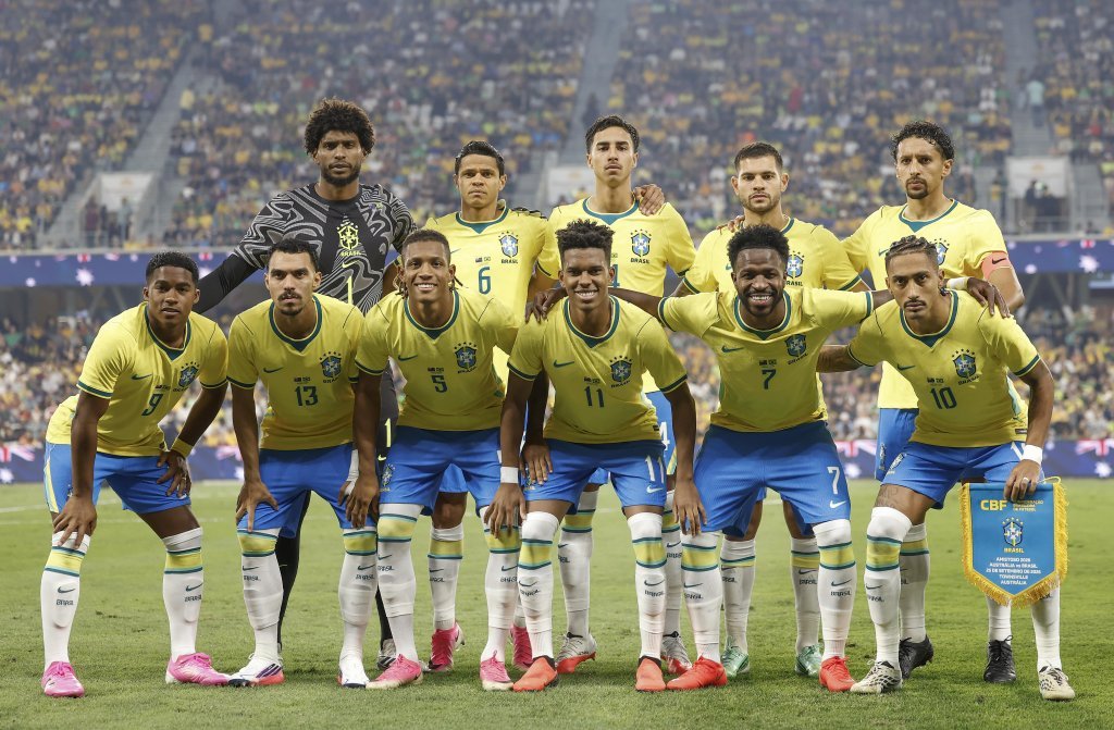 No apagar das luzes, Brasil empata com a Austrália na estreia do novo ciclo de Copa do Mundo