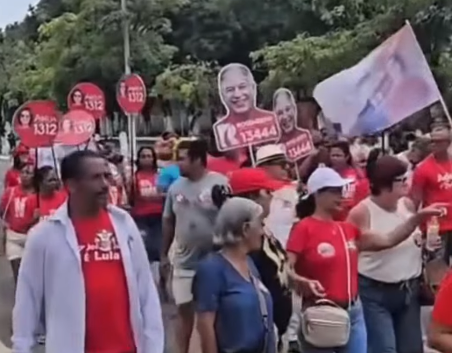 Mulher fica ingnada com manifestação politica no desfile de 7 de Setembro de Ilhéus