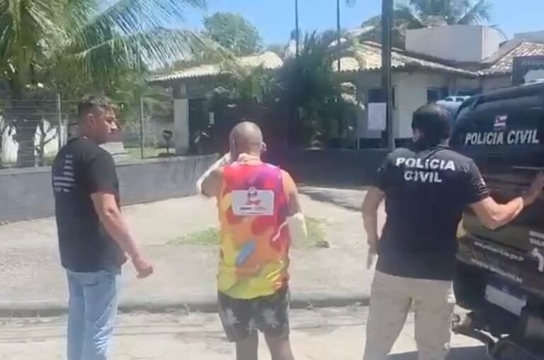 Procurado há cinco anos, homem é preso em Porto Seguro após aparecer nas redes sociais pedindo ajuda financeira
