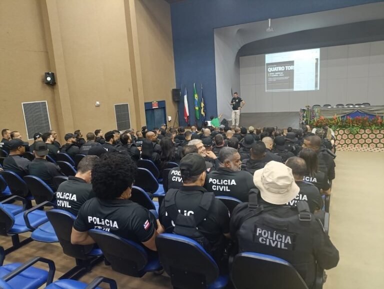 Polícia Civil cumpre mandados e bloqueia R$ 300 mi contra organização criminosa; PMs e advogado estão entre alvos