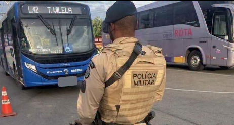 Polícia Militar cumpre mandado por reconhecimento facial e apreende drogas após confronto em Ilhéus