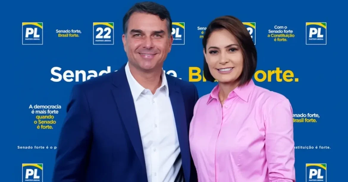 Michelle Bolsonaro confirma a aliados que Flávio deixou o Brasil